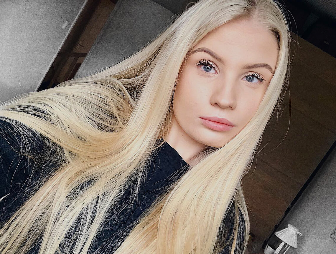 Bella blond