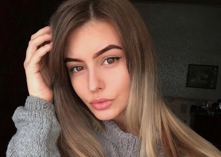 Date Russian Beauty image 1