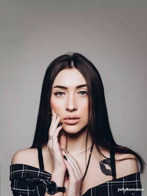 Nataly Profile image 1