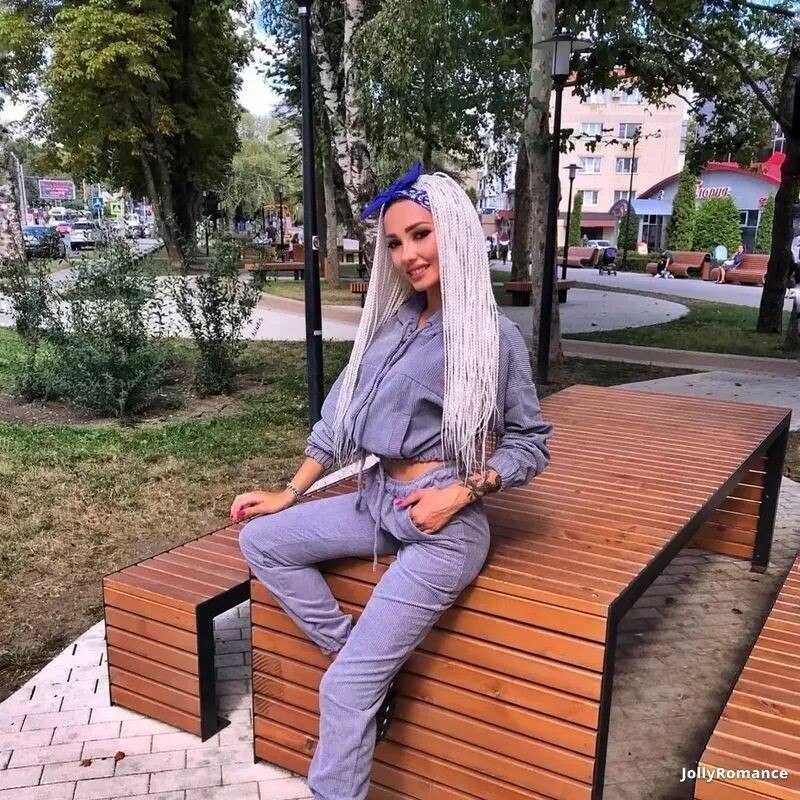 Aleksandra, 23